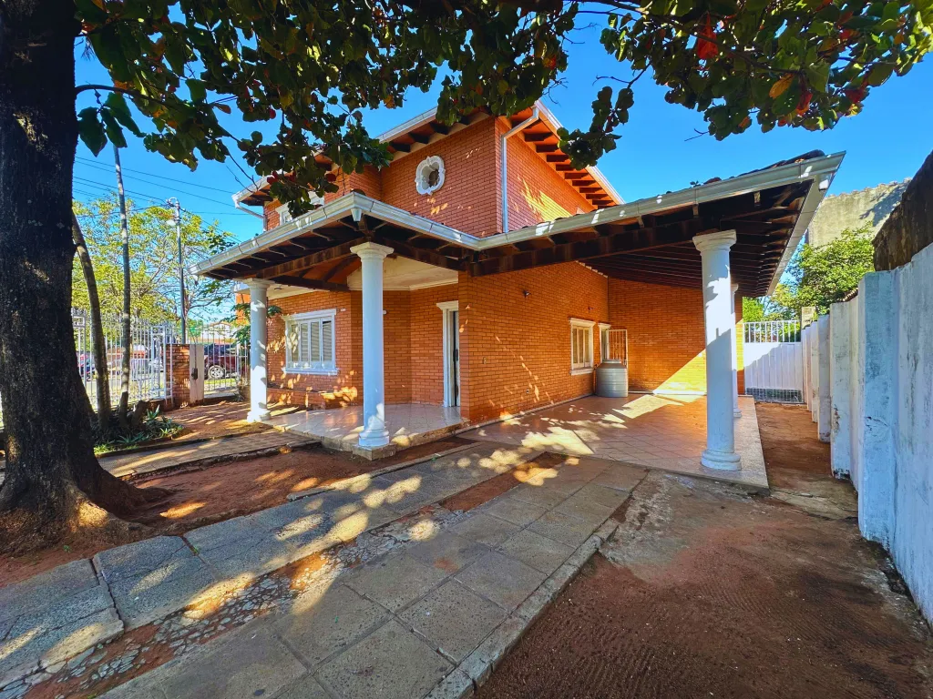 Casa de 2 pisos Campo Grande Luque (Zona CIT) — foto 2