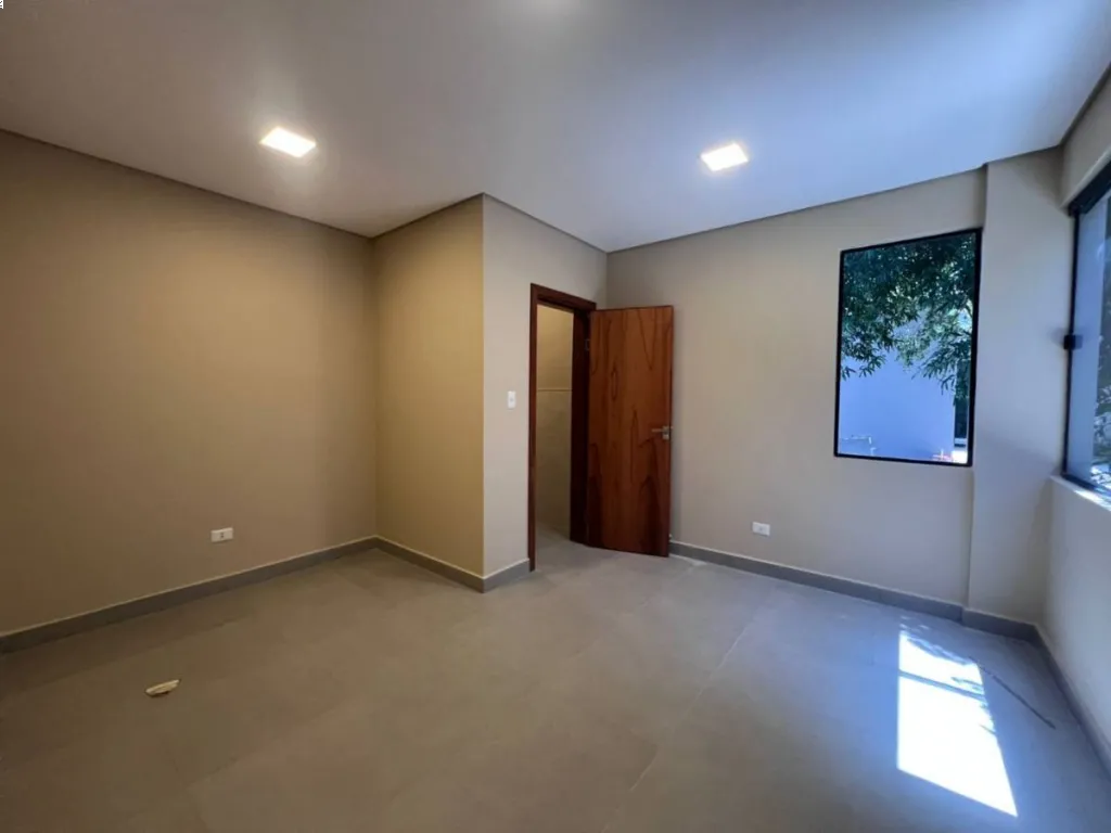 Oficina en alquiler en Área 1, Ciudad del Este — foto 3