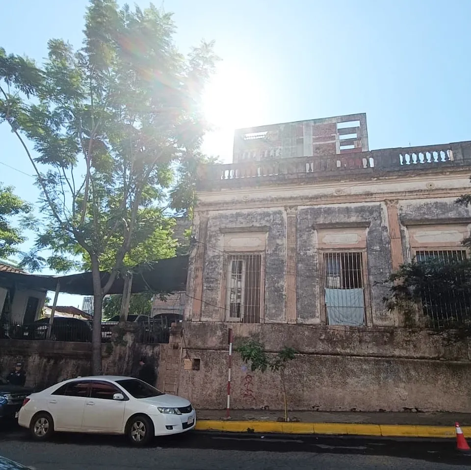 Vendo esquina patrimonial de 33 x 29 en el centro de Asunción — foto 2