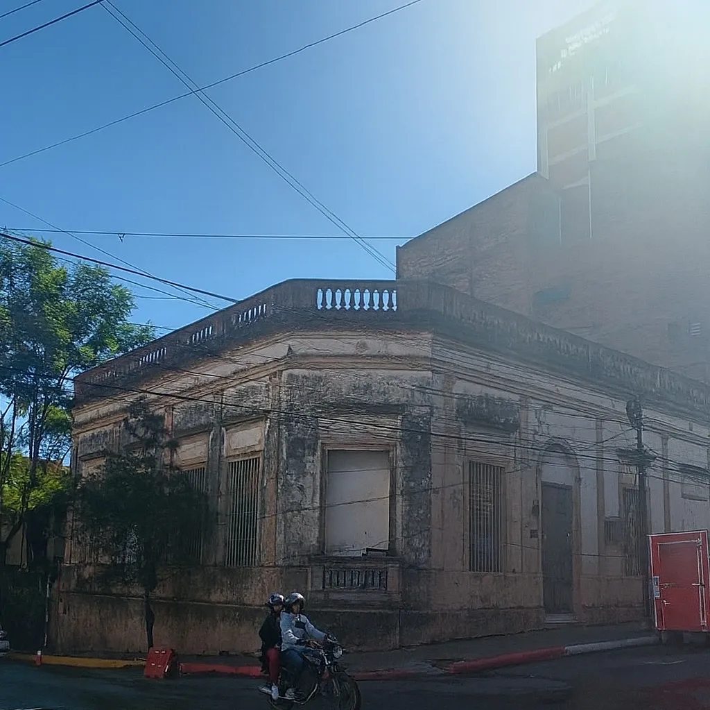 Vendo esquina patrimonial de 33 x 29 en el centro de Asunción — foto 3