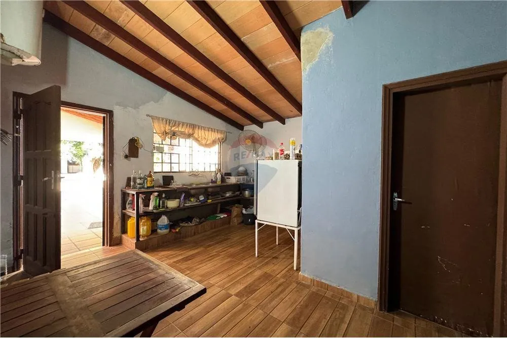 VENDO AMPLIA CASA CON PISCINA EN LAMBARE — foto 3