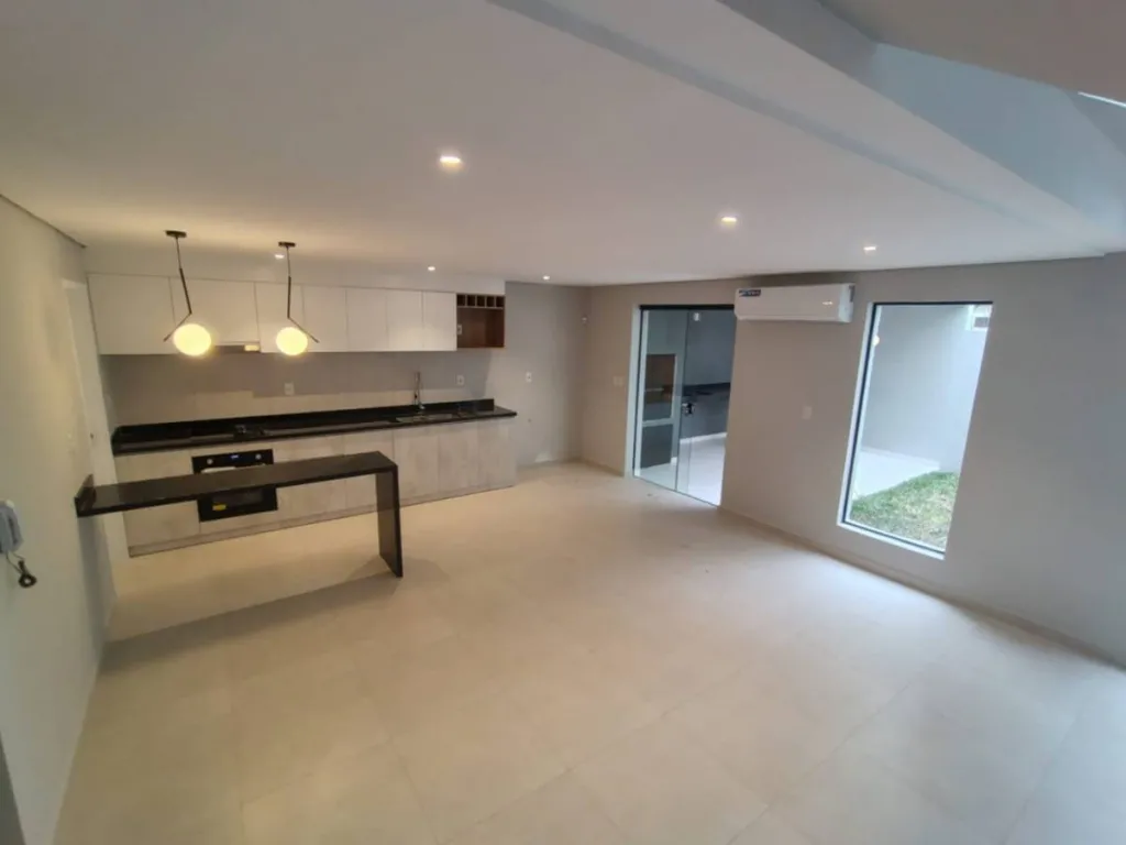 VENDO DÚPLEX DE 3 DORMITORIOS ZONA PLAZA MADERO - JARDÍN DE ORO, LUQUE PRECIO — foto 3