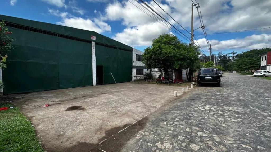 VENDO NAVE COMERCIAL EN LOMA PYTA. DEPÓSITO DE 1.000 m2 EN ZONA DEL COMANDO DEL EJÉRCITO — фото 2