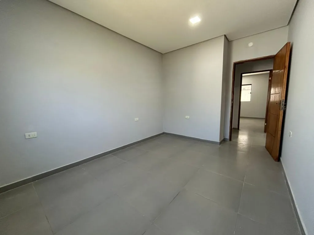 VENDO DUPLEX A ESTRENAR EN ÑEMBY - B. MBOKAJATY DE DOS DORMITORIOS — foto 2