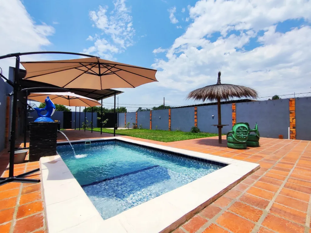 VENDO QUINTA EN SAN LORENZO - BARRIO LAURETY CON PISCINA — foto 3