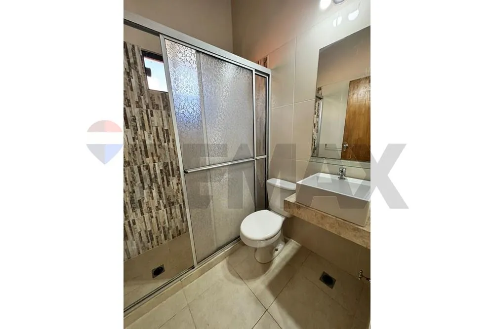 VENDO DUPLEX C PATIO EN LUQUE-CUARTO BARRIO ZONA CONMEBOL Y SUPER LOS JARDINES — foto 3