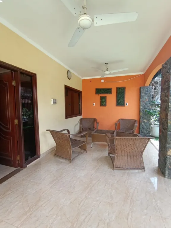 VENTA DE RESIDENCIA EN LAMBARE — foto 2