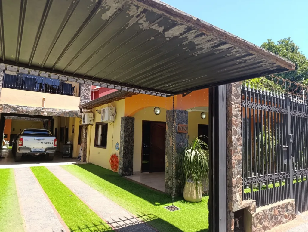 VENTA DE RESIDENCIA EN LAMBARE — foto 3