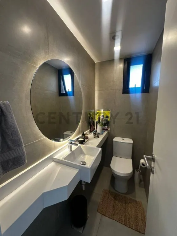 US$ 1.500 Departamento de 2 habitaciones en suite en Grand Chelsea — foto 3