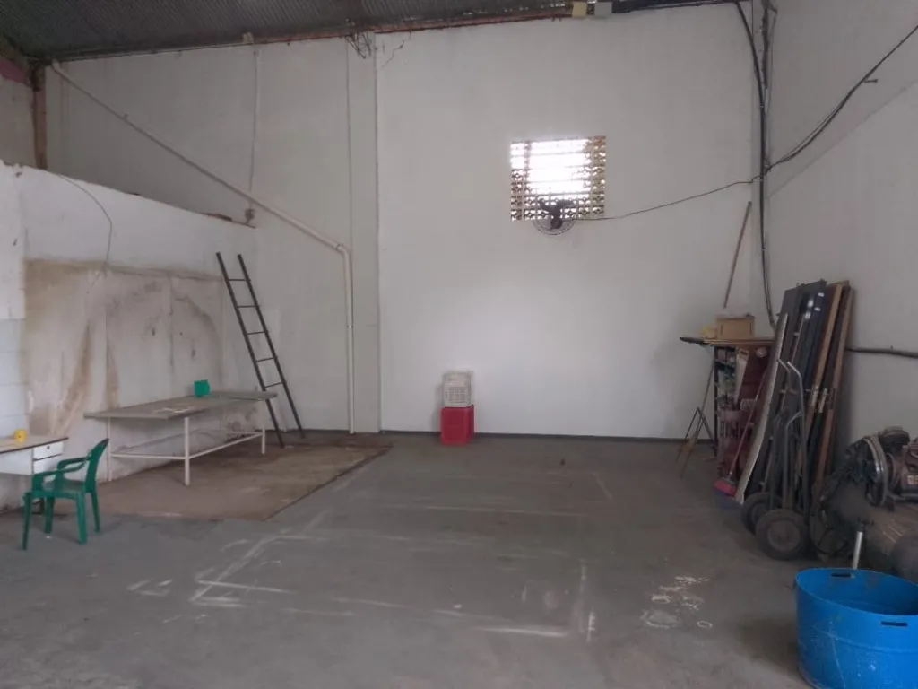 S039. VENDO Local Comercial con Tinglado, oficinas y salón comercial en Fdo zona Sur! — photo 3