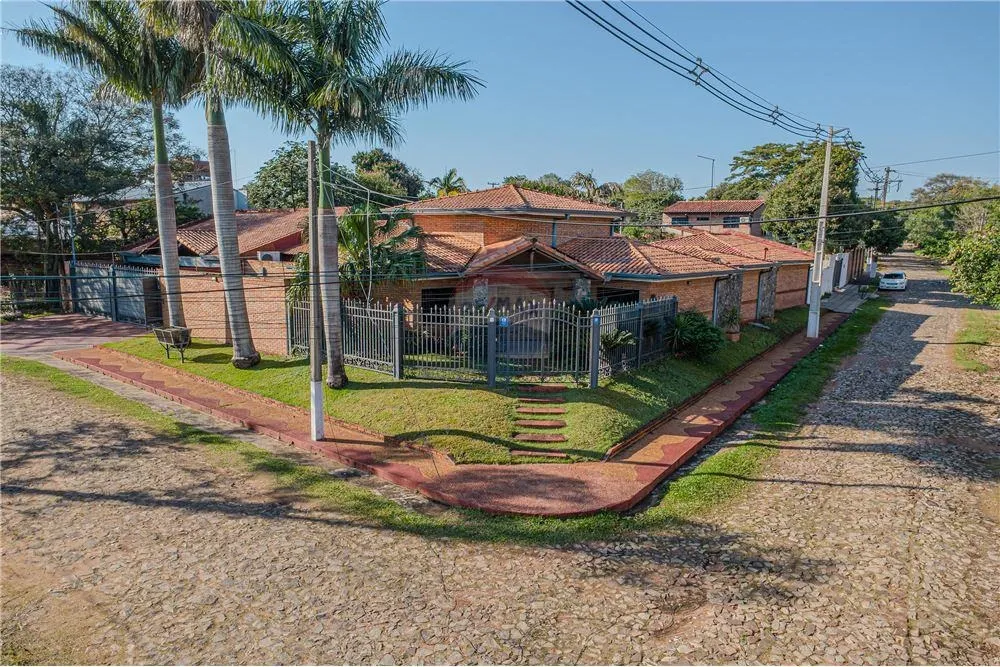 Vendo Hermosa Residencia en Esquina - Lambaré — foto 3