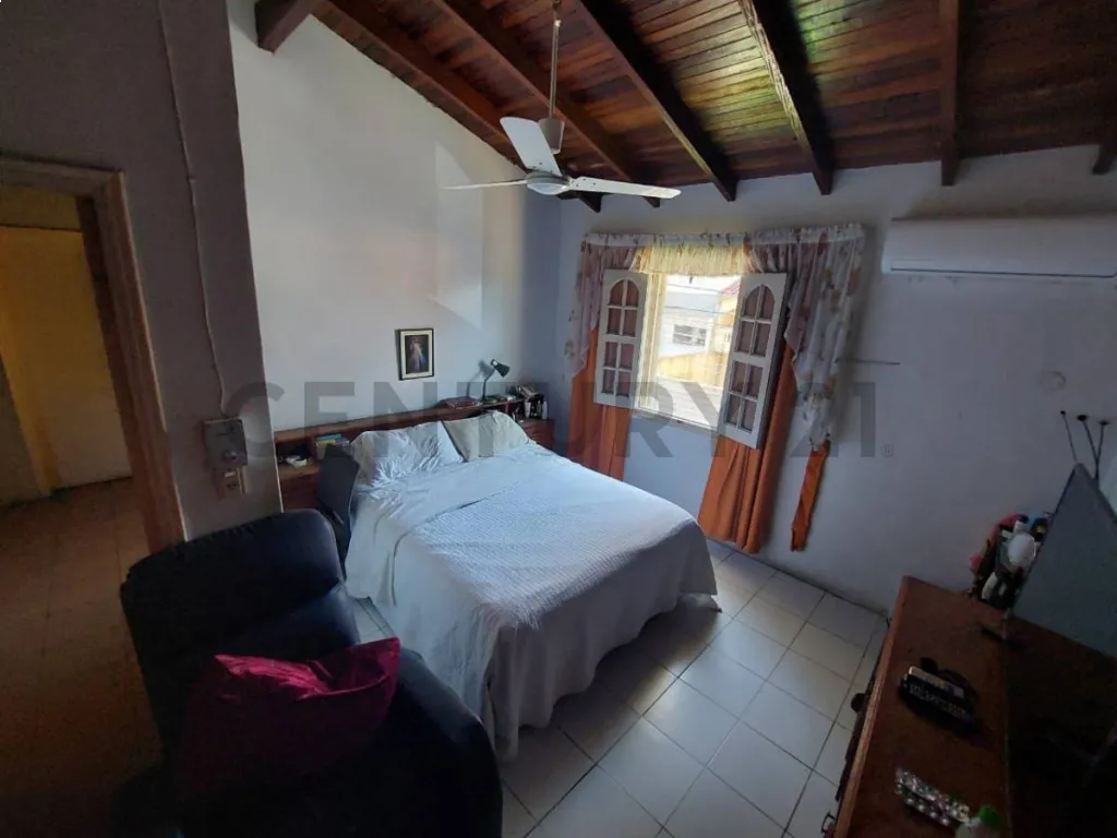 US$ 330.000 VENDO CASA EN ESQUINA - VILLA MORRA — фото 2