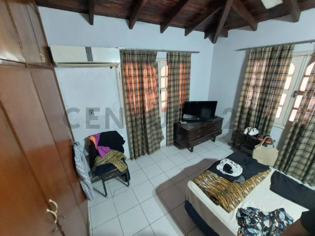 US$ 330.000 VENDO CASA EN ESQUINA - VILLA MORRA — фото 3