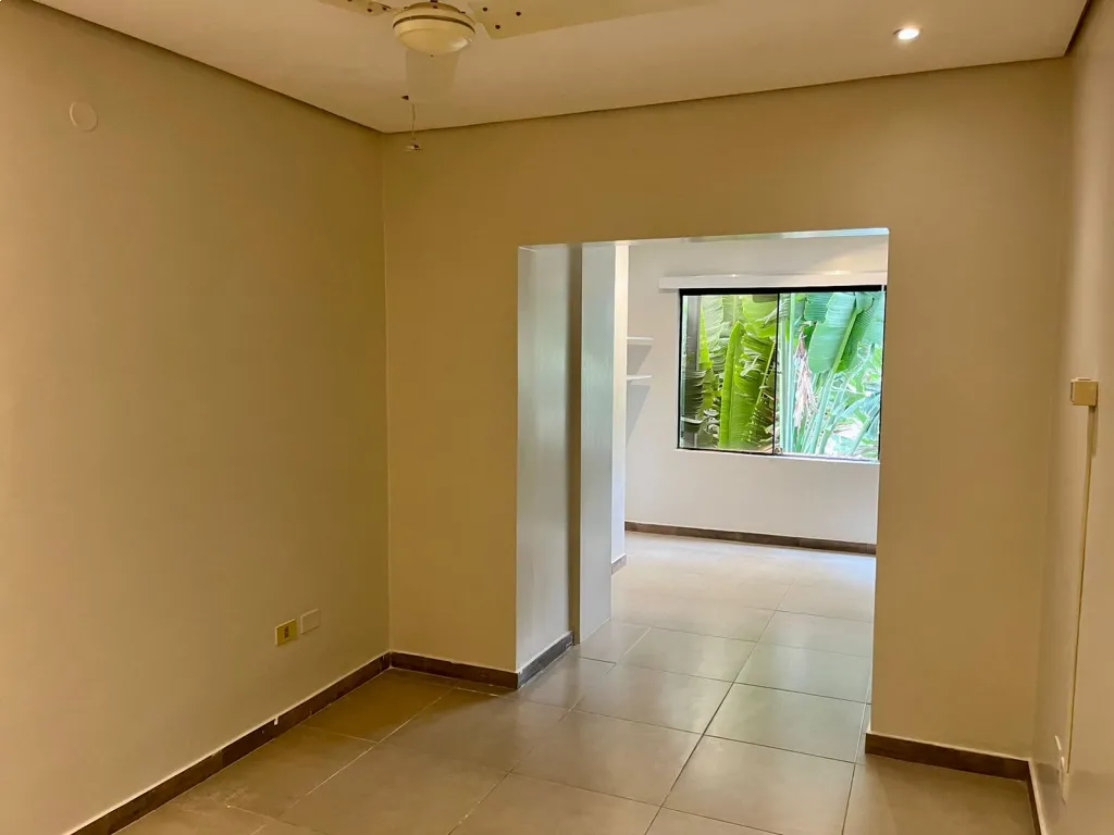 VENDO DUPLEX EN LUQUE - ZONA CONMEBOL DE TRES DORMT. CON PISCINA — foto 3
