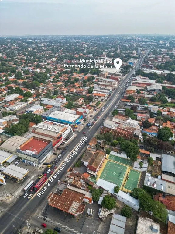Edificio en esquina con amplio local comercial y oficinas — photo 2