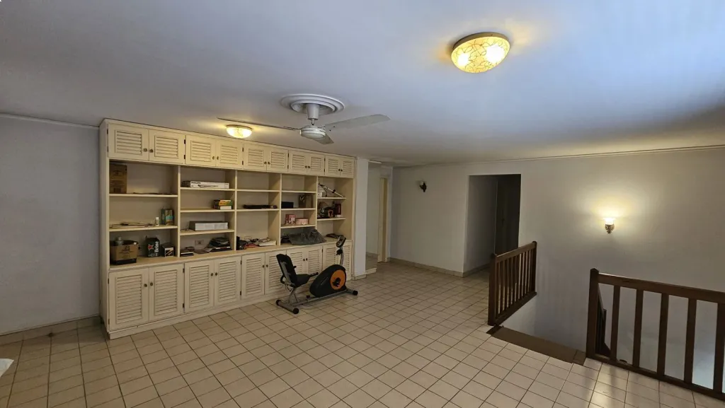 VENDO CASA EN ESQUINA – BARRIO MARISCAL LÓPEZ | ASUNCIÓN — foto 2
