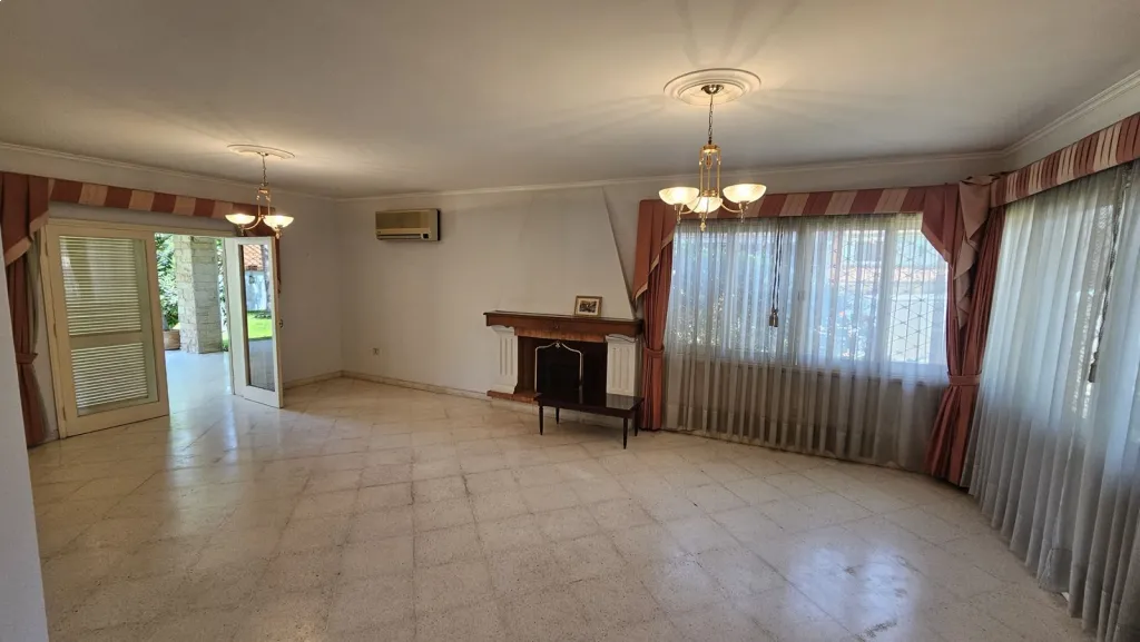 VENDO CASA EN ESQUINA – BARRIO MARISCAL LÓPEZ | ASUNCIÓN — foto 3