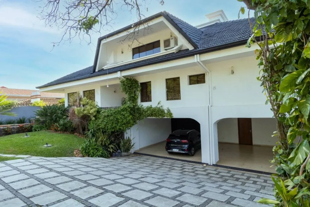 Residencia de Alto Nivel en Venta – Barrio Santo Domingo — foto 3