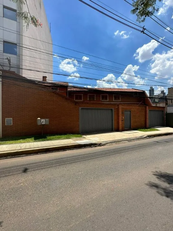 ALQUILO CASA CON EXCELENTE UBICACION. EN FRENTE AL SHOPPING DEL SOL — foto 3