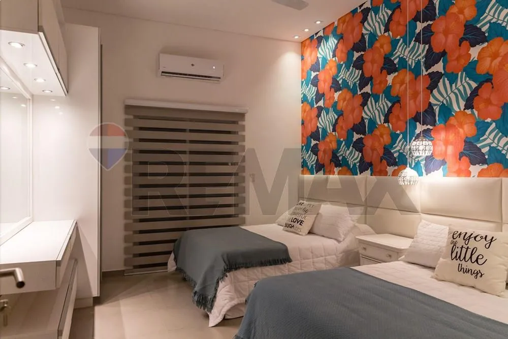 CASA PREMIUN EN SAN BERNARDINO A 5 CUADRAS DE NAUMANN — foto 2