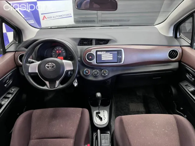 Toyota Vitz 2012 — foto 3