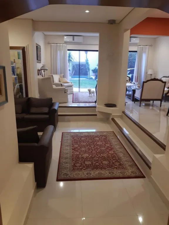 MANORA EN VENTA: 600 M2, ELEGANTE RESIDENCIA, 4 SUITES, JARDIN, PISCINA, 470.000 USD. — фото 2