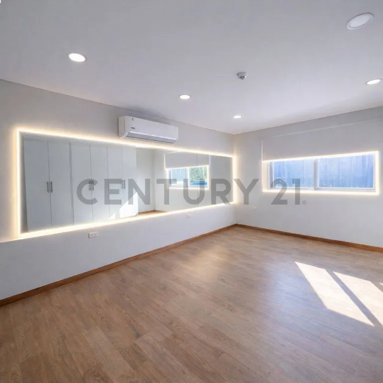 US$ 370.000 VENDO CASA PAREADA | BARRIO MBURUCUYÁ En venta casa pareada en el barrio Mburu — foto 2