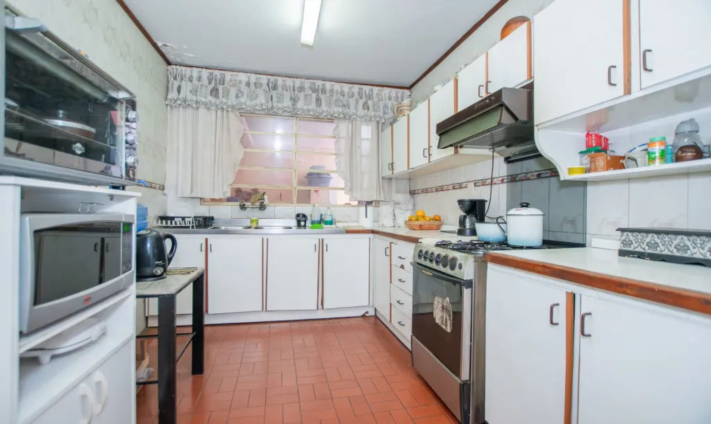 BO NAZARETH, PROX. EUSEBIO AYALA: 370 M2, IDEAL P CASA U OFICINA, AMBIENTES AMPLIOS, OPOR — foto 3