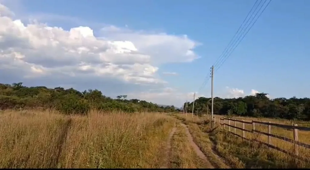ESCOBAR, PARAGUARÍ:6 HAS, PROX. ASFALTO, SERVICIOS, VISTA PANORAMICA, SERRANÍAS. — foto 3