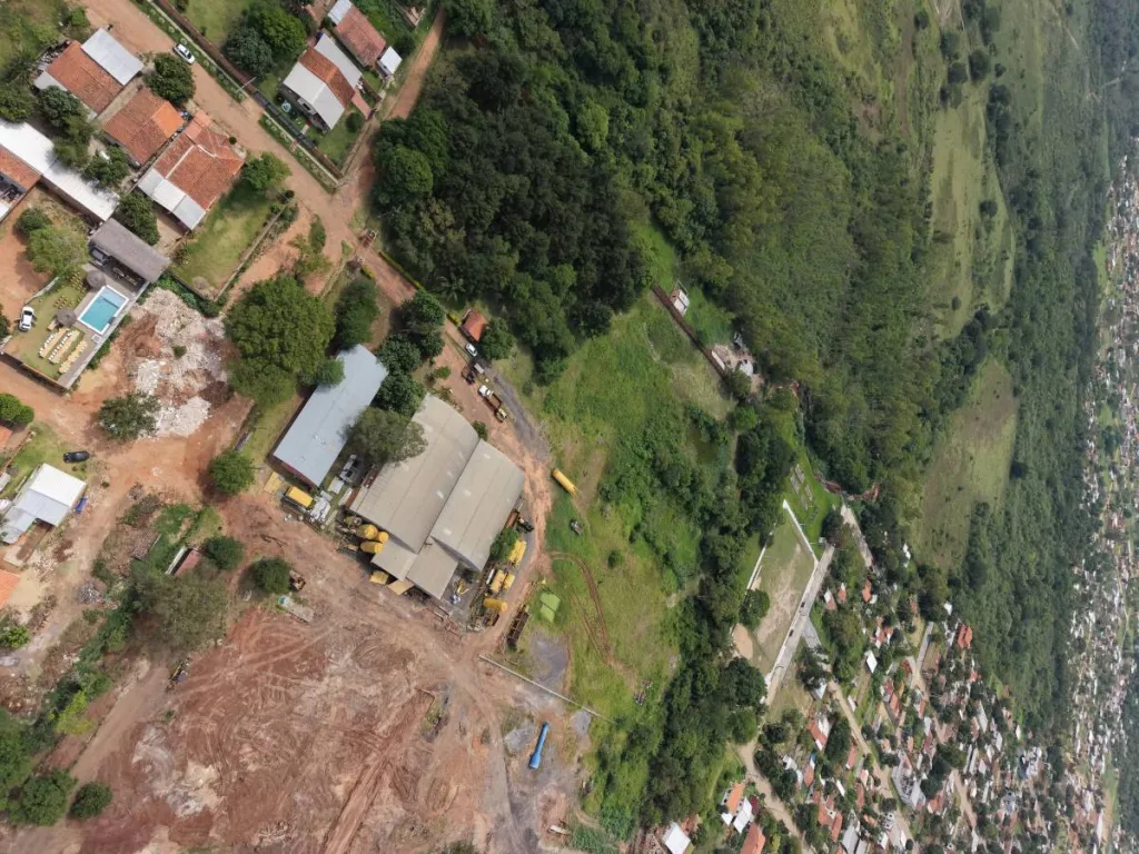 EN VENTA GALPON Y HECTAREAS EN LUQUE ISLA BOGADO — фото 2