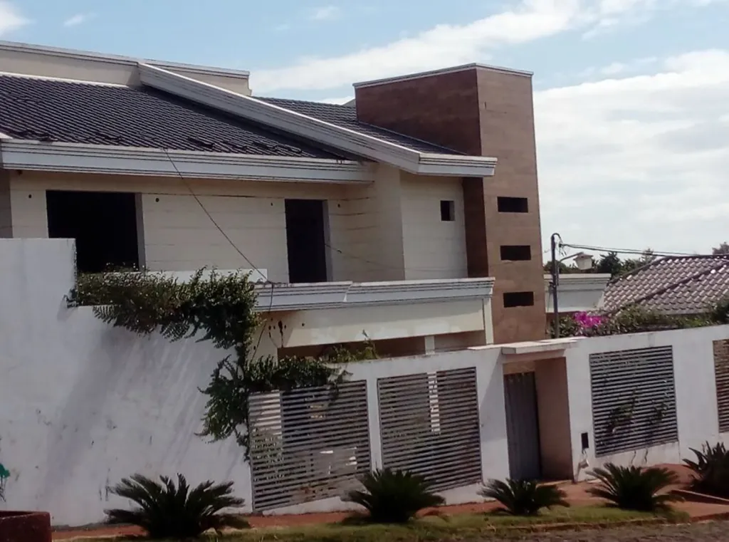 Vendo Residencia de 1.511 m2 a Refaccionar en Santa Rita, Alto Paraná-LHO7842354 — foto 2
