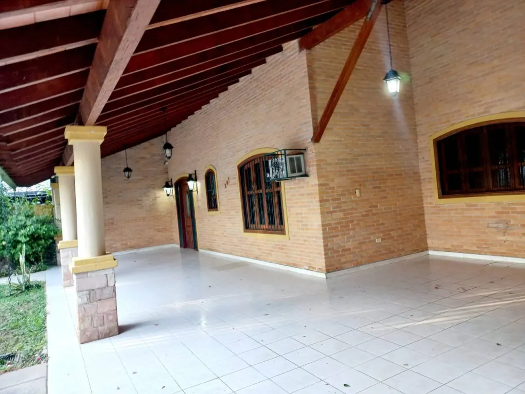 HERMOSA CASA EN VENTA – Asunción, Barrio Santa Librada 🏡 📍 A 100 mts de la Av. Perón — foto 3