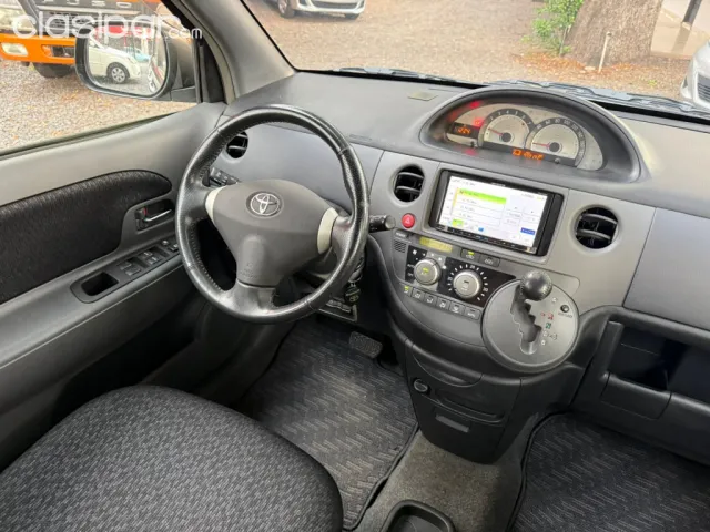 Toyota Sienta 2012 — foto 3