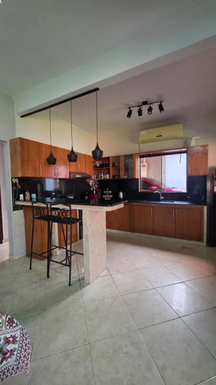 AMPLIA CASA EN VENTA - LUQUE — foto 3