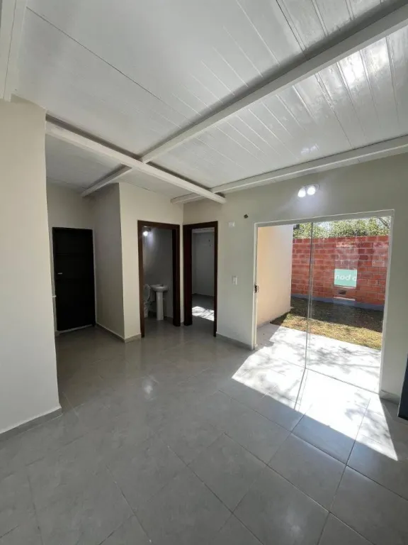 VENDO CASA 2 DORMITORIOS EN BARRIO CERRADO ARASY 2 LUQUE — foto 3