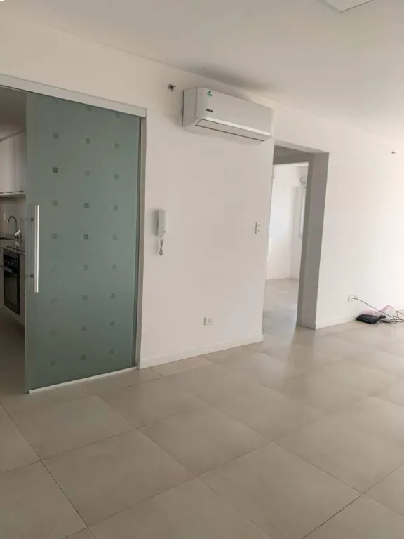 Vendo departamento de 2 habitaciones con 2 cocheras en LAS MERCEDES — foto 2