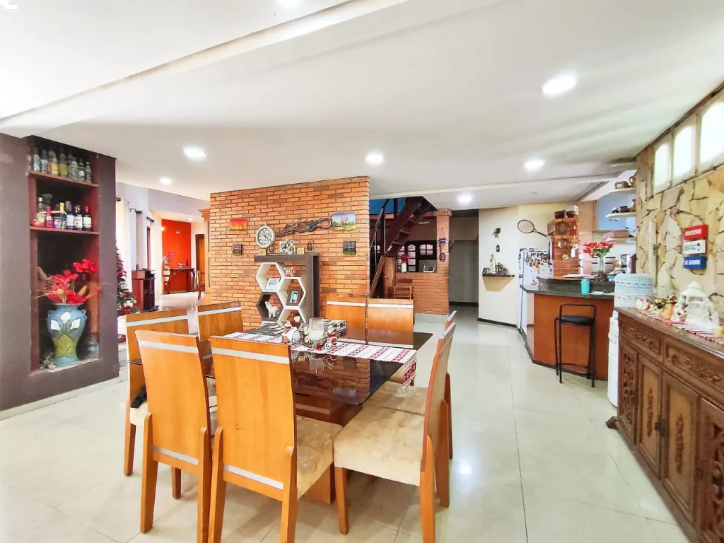 VENTA DE CASA DE 4 DORMITORIOS EN BO. SAN ROQUE - LAMBARÉ — foto 2