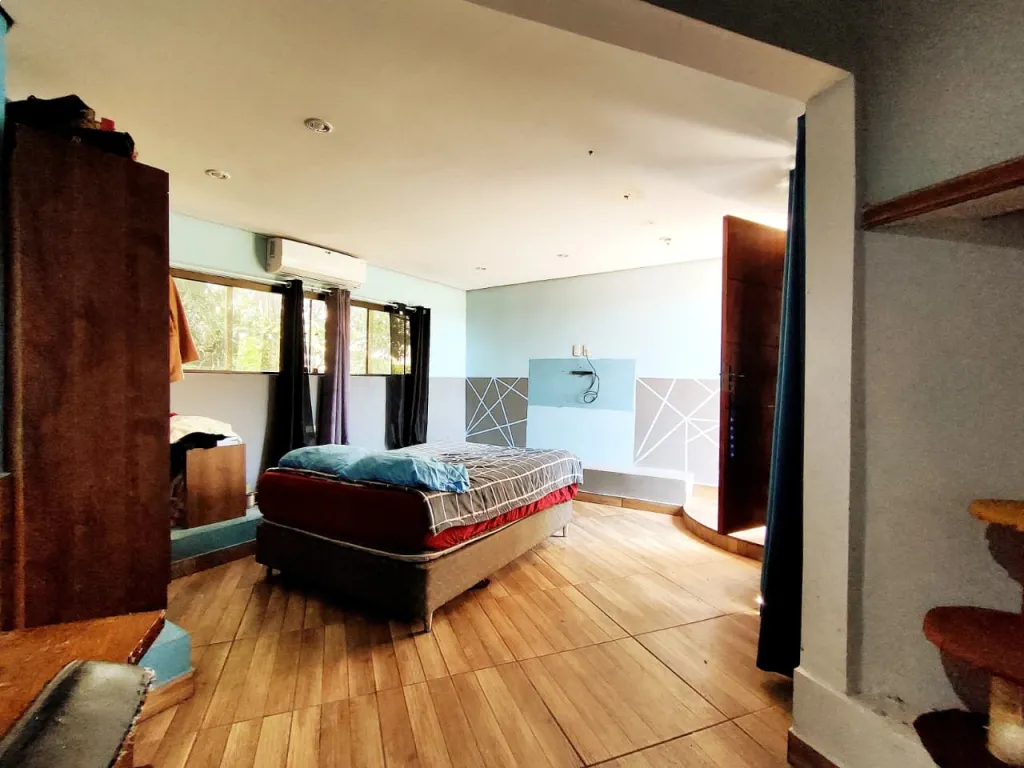 VENTA DE CASA DE 4 DORMITORIOS EN BO. SAN ROQUE - LAMBARÉ — foto 3