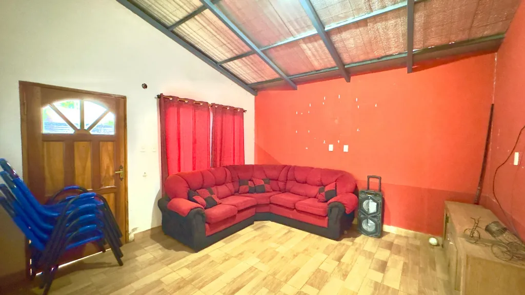 Casa en venta en el Barrio Ykaa - Luque Excelente oportunidad en una zona accesible — foto 3