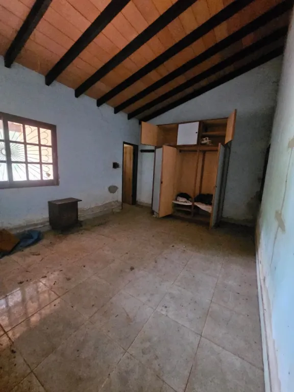 Vendo Casa de 2 dormitorios a refaccionar en detras del Shopping San Lorenzo y costado del — foto 3