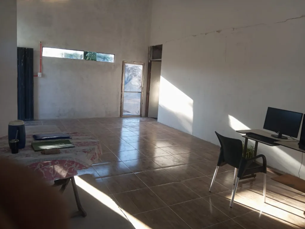 Alquilo Pequeño Depósito con oficina en Encarnación — photo 3