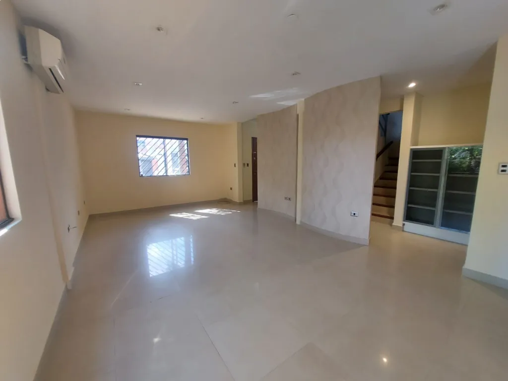 Duplex en alquiler zona barrio mburucuya — foto 3