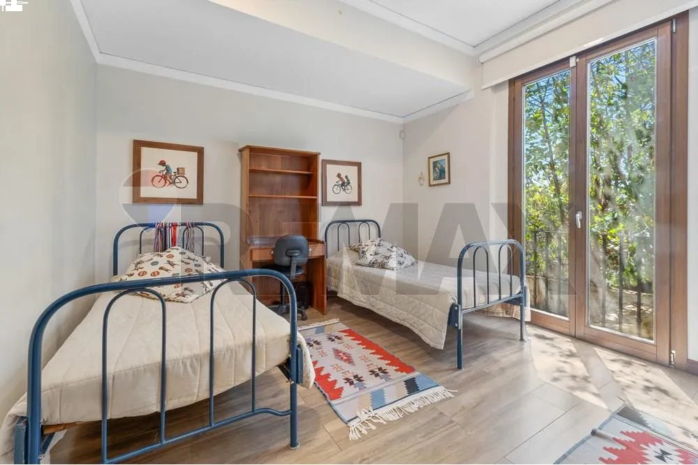 Casa de Categoría con Piscina en Recoleta y Tembetary — foto 2