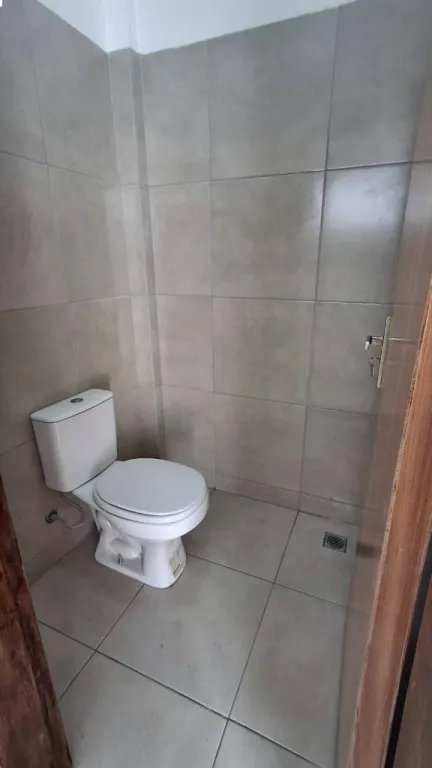 LOCAL COMERCIAL EN ALQUILER SOBRE AVENIDA SANTA TERESA — Foto 3