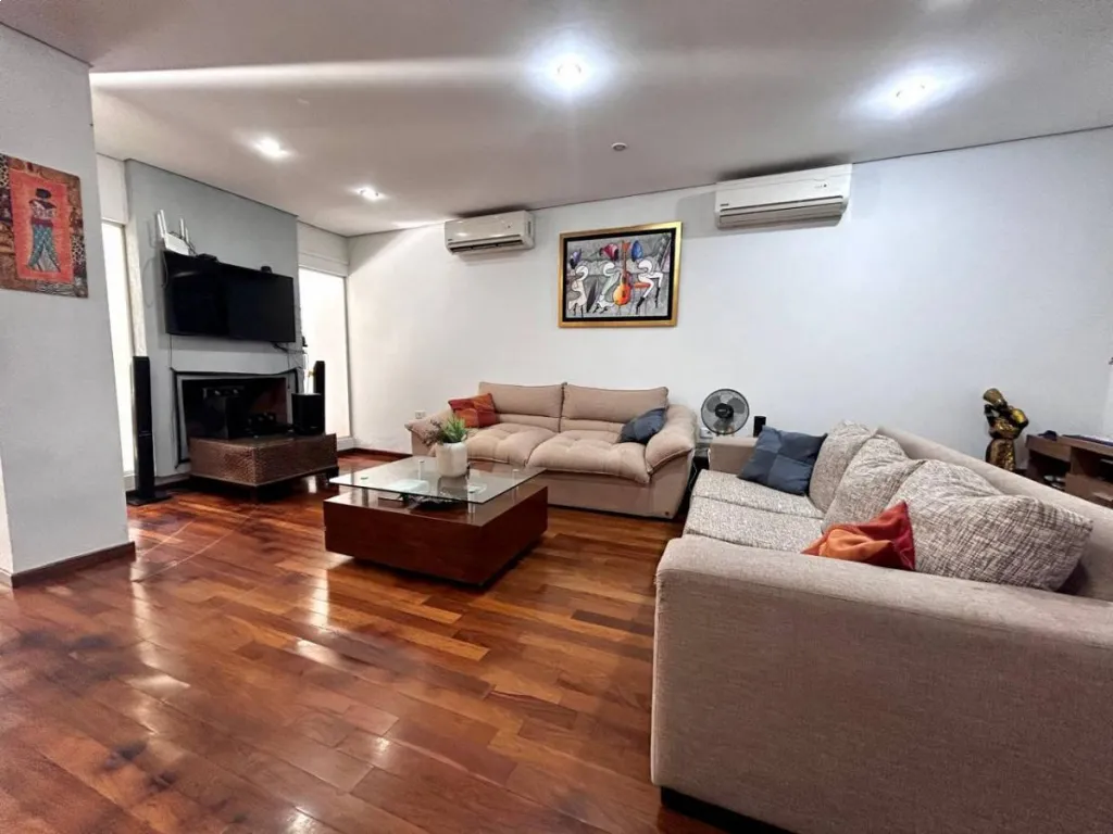 EN VENTA CASA PAREADA CON PISCINA EN YCUA SATI - ASUNCION — foto 3
