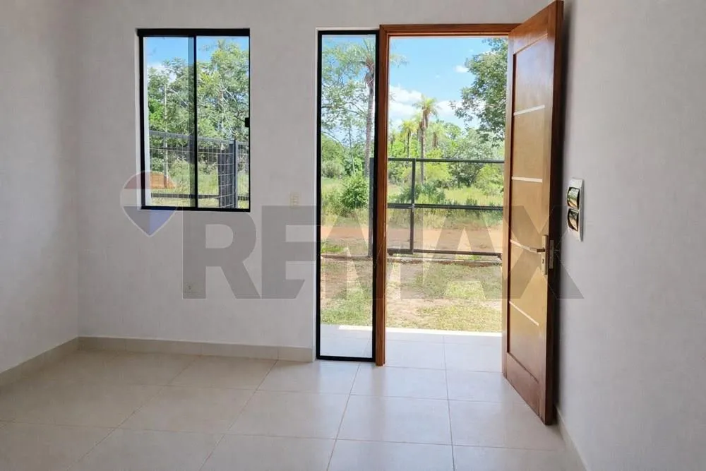 Casa - Venta - Luque, Central, Paraguay — foto 2