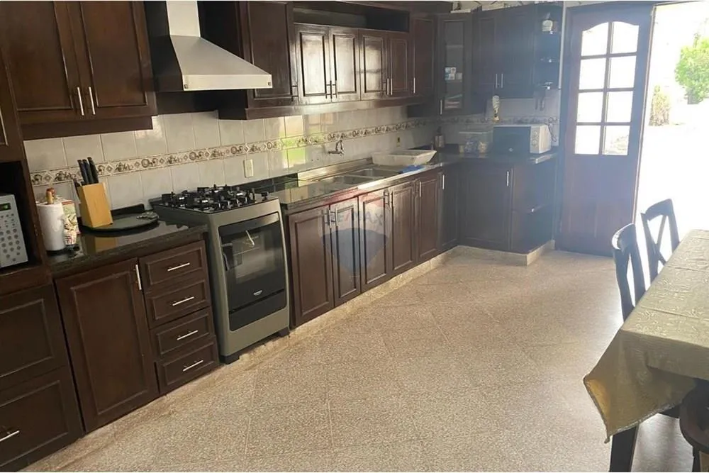 Casa - Venta - Fernando De La Mora, Central, Paraguay — foto 2