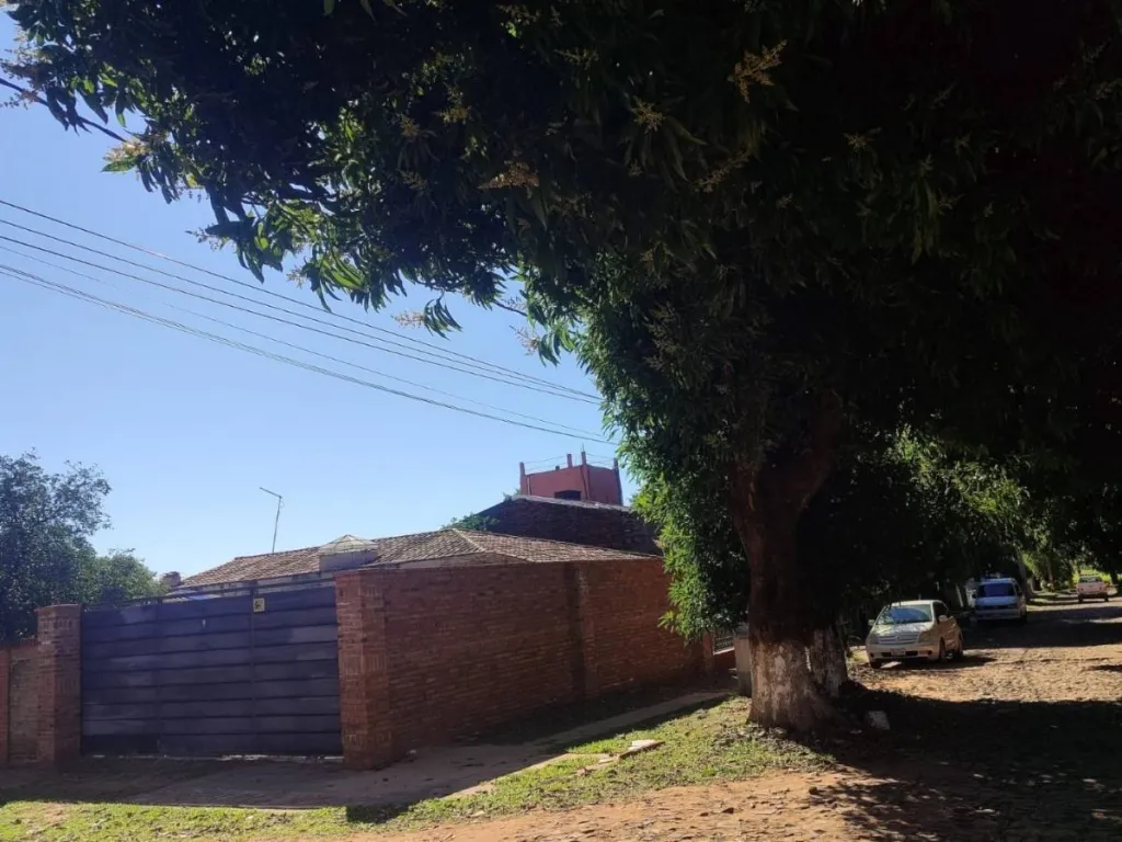 EN VENTA CASA EN EL CENTRO DE LUQUE — foto 2