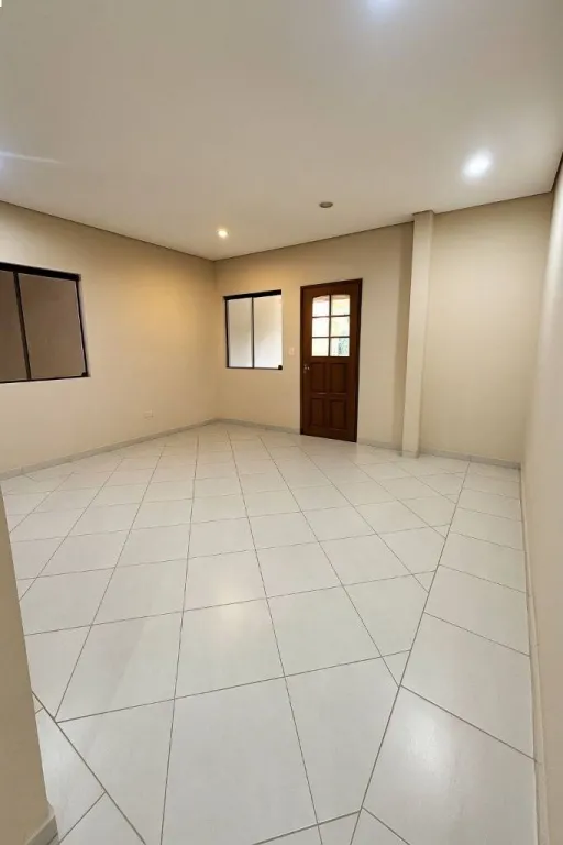 EN VENTA – CASA EN BARRIO MARISCAL ESTIGARRIBIA — foto 2