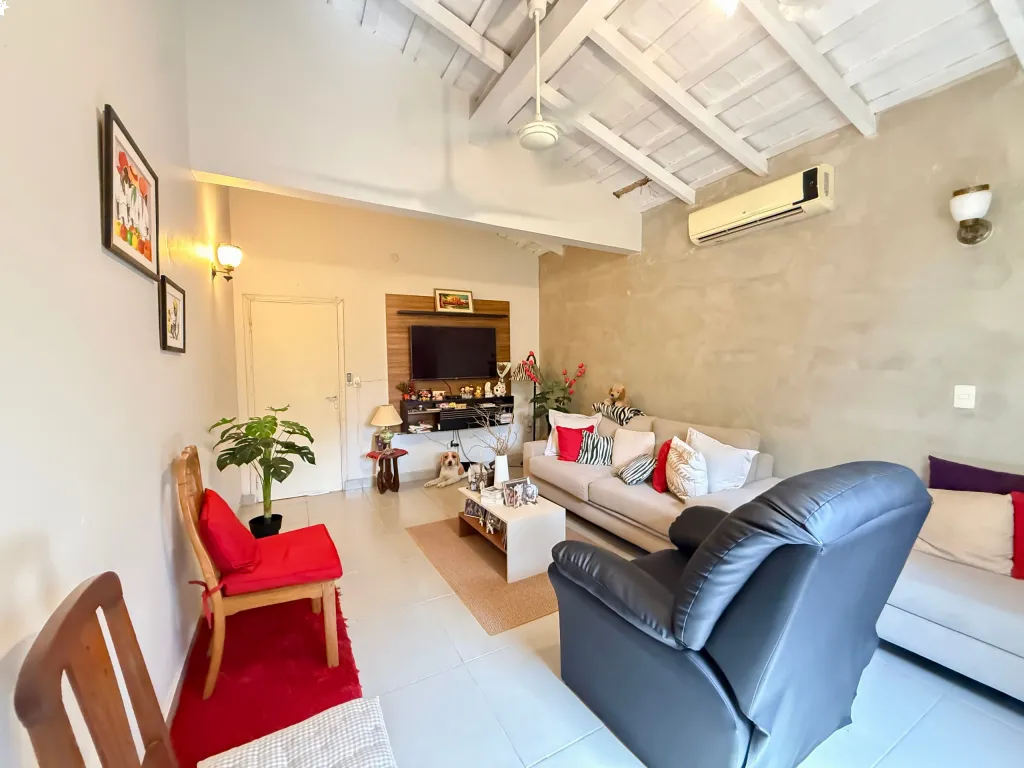 ✨CASA DE 3 DORMITORIOS, TODA EN PLANTA BAJA EN BARRIO JARA✨ — foto 3